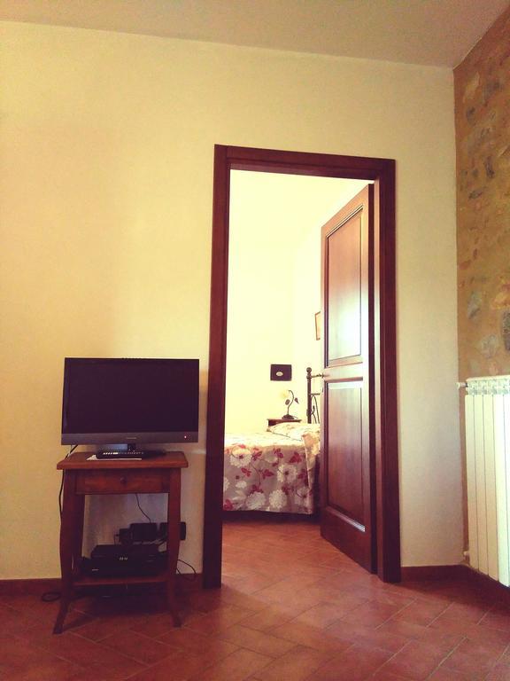 Hostal Casa ai Carfini Poggibonsi Exterior foto