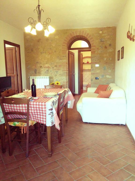 Hostal Casa ai Carfini Poggibonsi Exterior foto